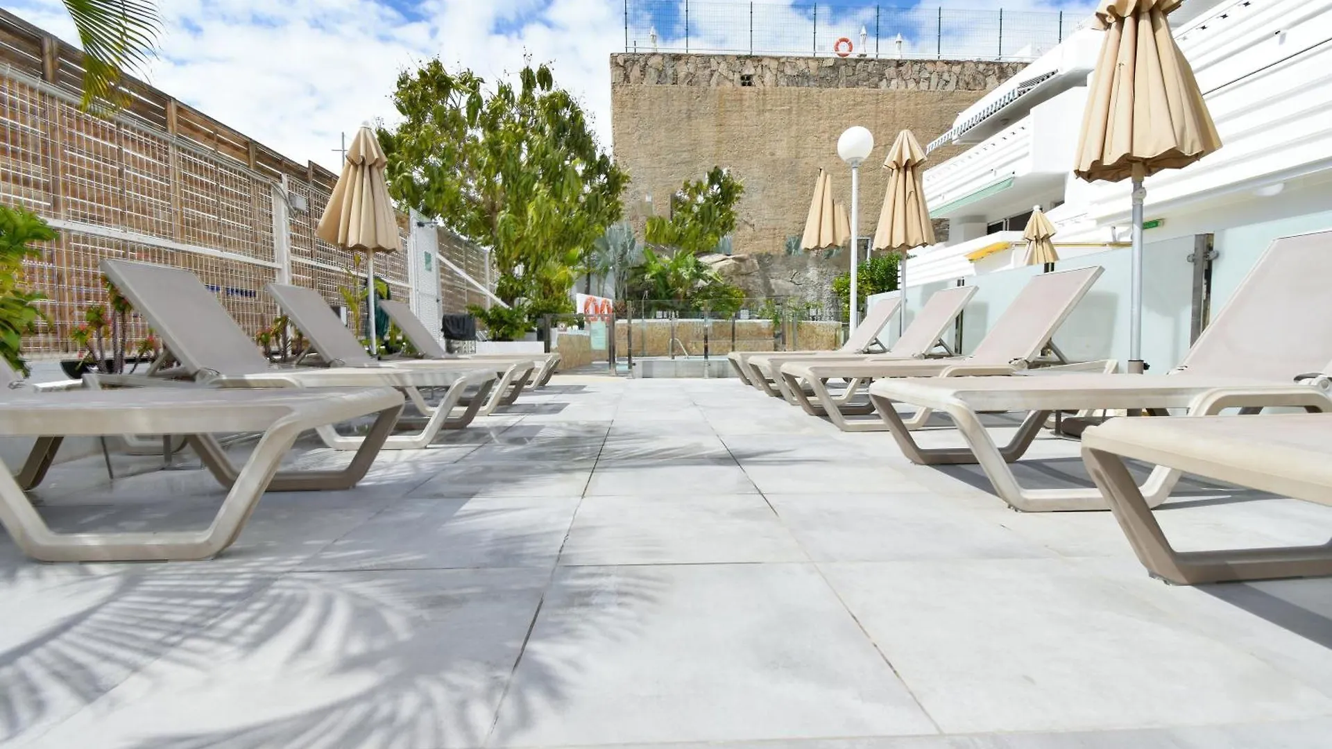 *** Lägenhetshotell Palm Suites Puerto Rico  Spanien